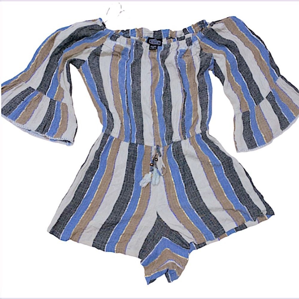 Sparkling Metallic Stunning Angie’s Romper for Fairies Flare Sleeve Shorts Large